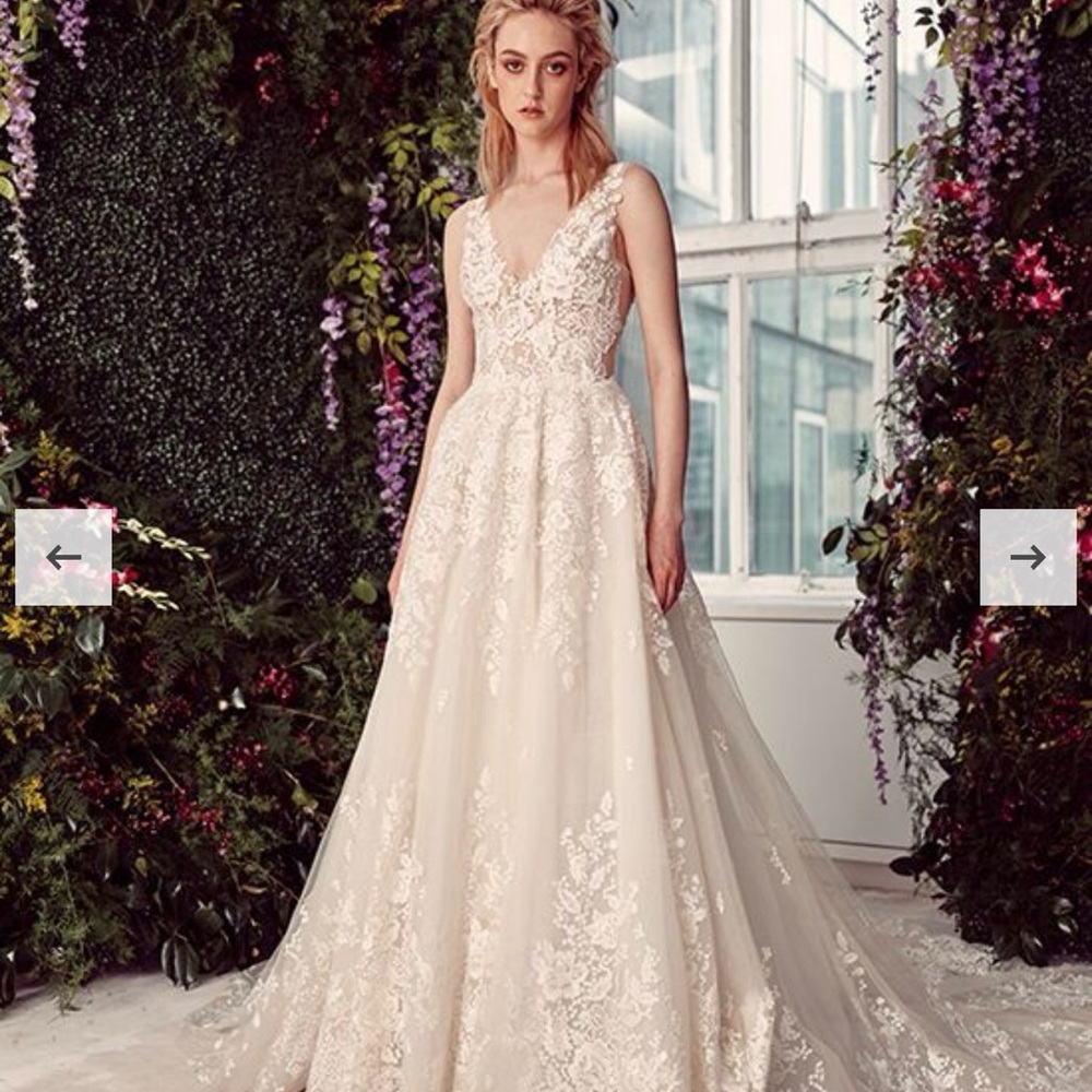 Rita Vinieris Avery beautiful wedding dress - Picture 14 of 14
